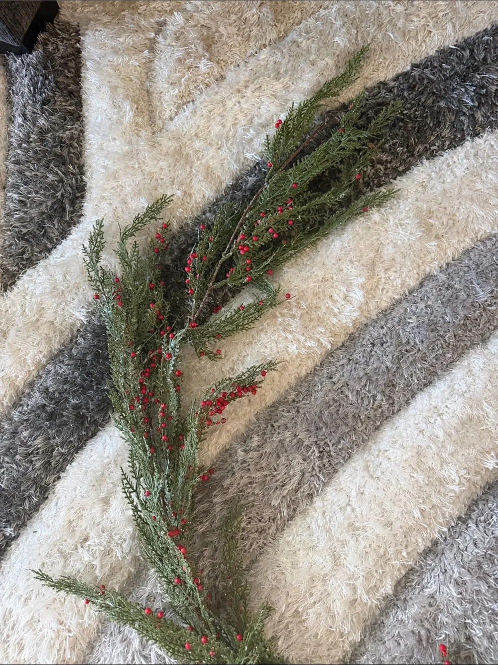 Green with Red Berries Garland